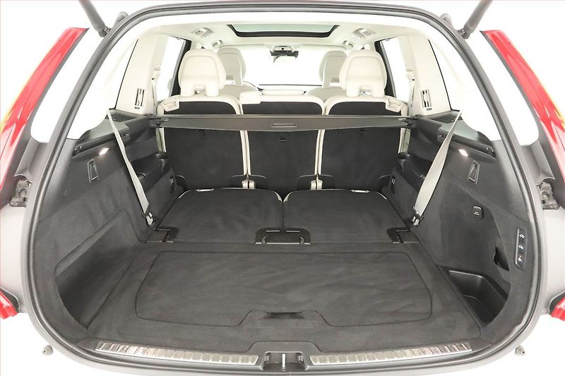 Volvo XC90 (2021) B5 AWD - fotka 19 z 21