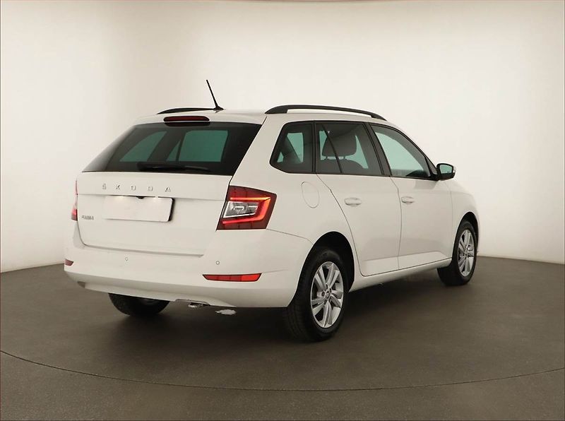 Škoda Fabia (2021) Style 1.0 TSI, ČR,1.maj - fotka 5 z 14