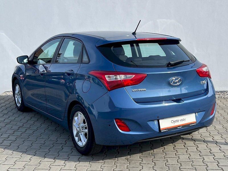 Hyundai i30 (2016) Trikolor 1.6 CRDi 81kW 6° manu - fotka 7 z 27