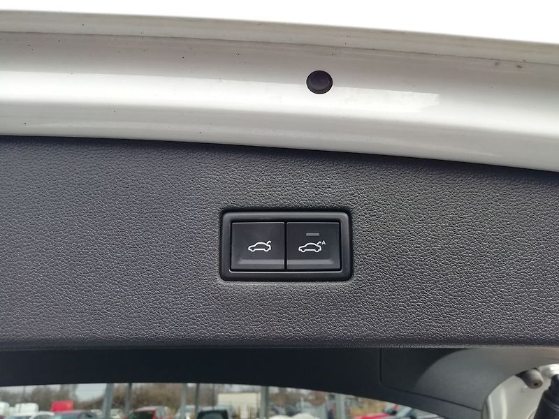 Volkswagen Tiguan Allspace 2,0 TDI DSG 4M R-Line 140kW - fotka 19 z 20