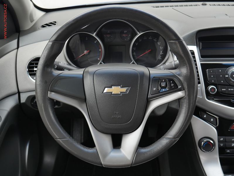 Chevrolet Cruze (2009) 2.0D, ČR, autoAC, temp - fotka 11 z 16