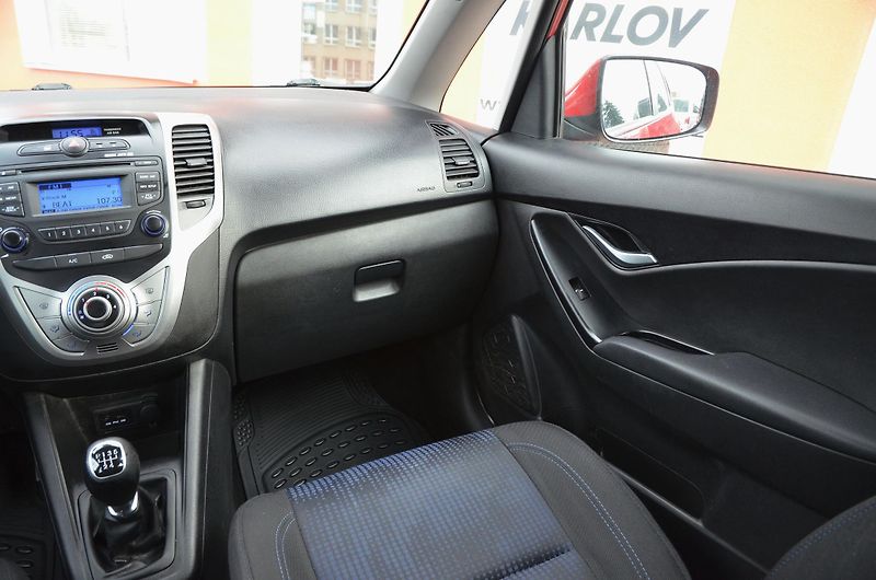 Hyundai ix20 (2013) 1.4i 66kW / ČR / 1.MAJITEL - fotka 21 z 30