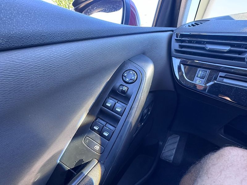 Citroën C4 Picasso (2014) 1,6D 85KW ROZ. SPOJKA BEZ ADB - fotka 26 z 47