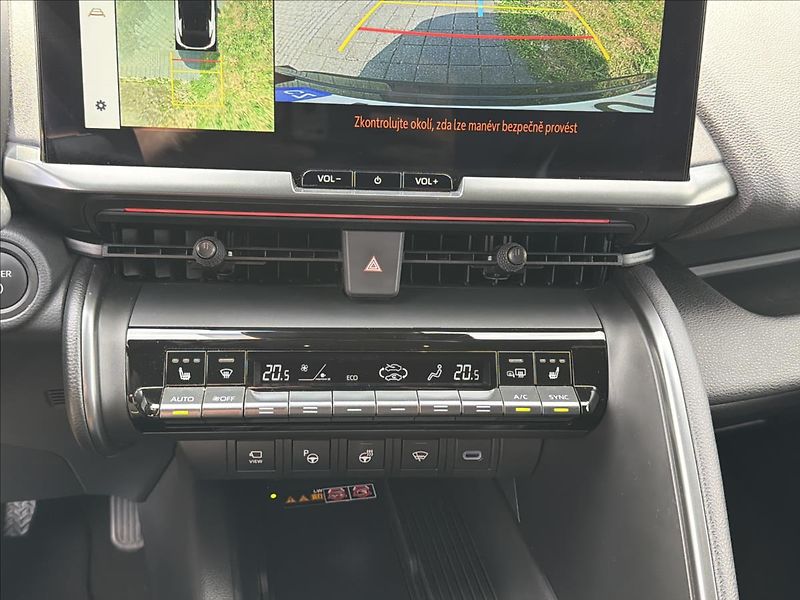 Toyota C-HR 2,0 Hybrid E-CVT AWD GR Sport - fotka 23 z 32