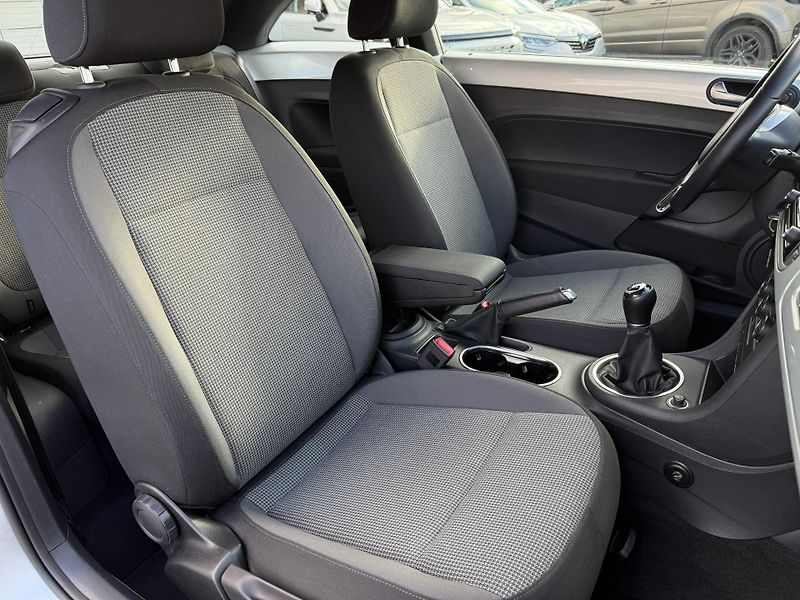 Volkswagen Beetle 1.2TSi 77kW ČR - fotka 16 z 19