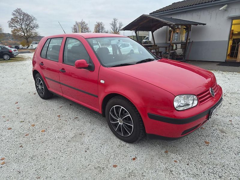 Volkswagen Golf 1,4 16V - fotka 2 z 10