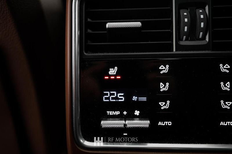 Porsche Cayenne (2020) Coupé Turbo 404kW - fotka 39 z 56