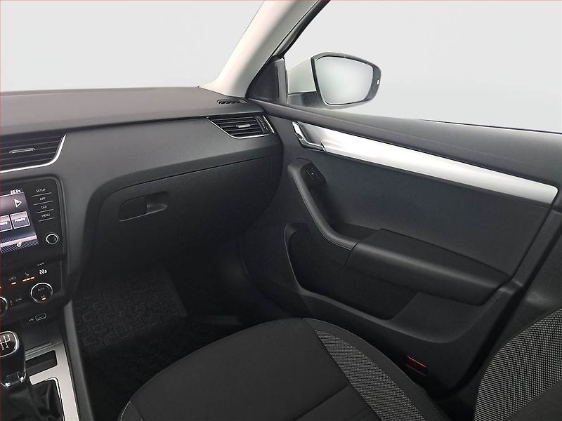 Škoda Octavia (2019) Style 1.6 TDI, Tempomat - fotka 8 z 18