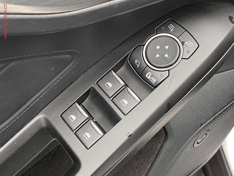Ford Focus (2021) 2.0 TDCi, Titanium, AT, LED - fotka 11 z 20