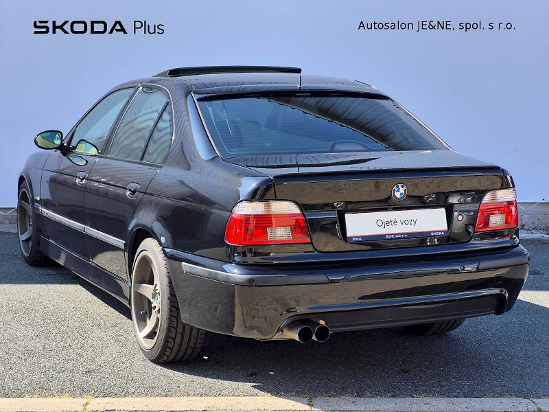 BMW Řada 5 (1996) 540i 210kW - fotka 7 z 23
