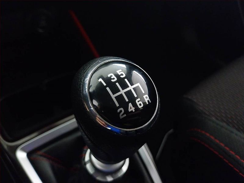 Suzuki Swift (2021) 1.4 BoosterJet Sport, Navi - fotka 13 z 17
