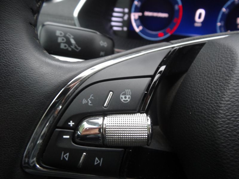 Škoda Octavia Kombi 1.5TSi Style Plná nádž - fotka 13 z 36