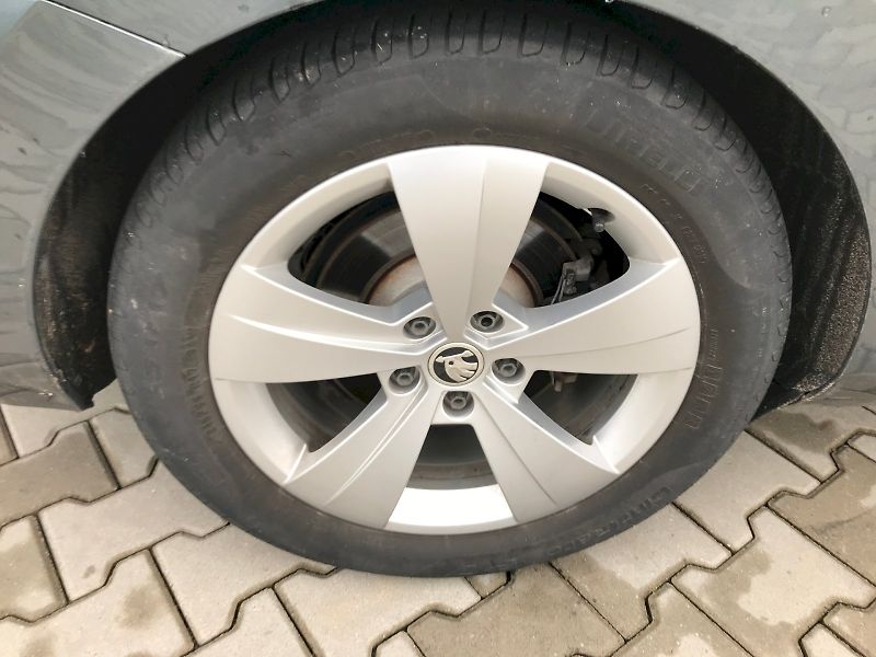 Škoda Superb (2018) COMBI / 2.0 TDI / 110 kW / 7DS - fotka 11 z 27