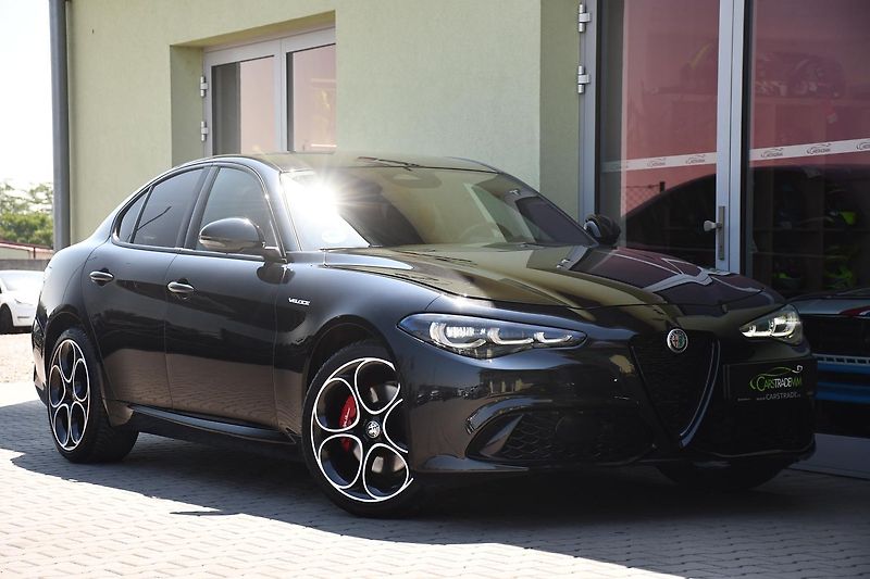 Alfa Romeo Giulia 2,0 VELOCE 16V 206kW AT8-Q4 - fotka 7 z 54
