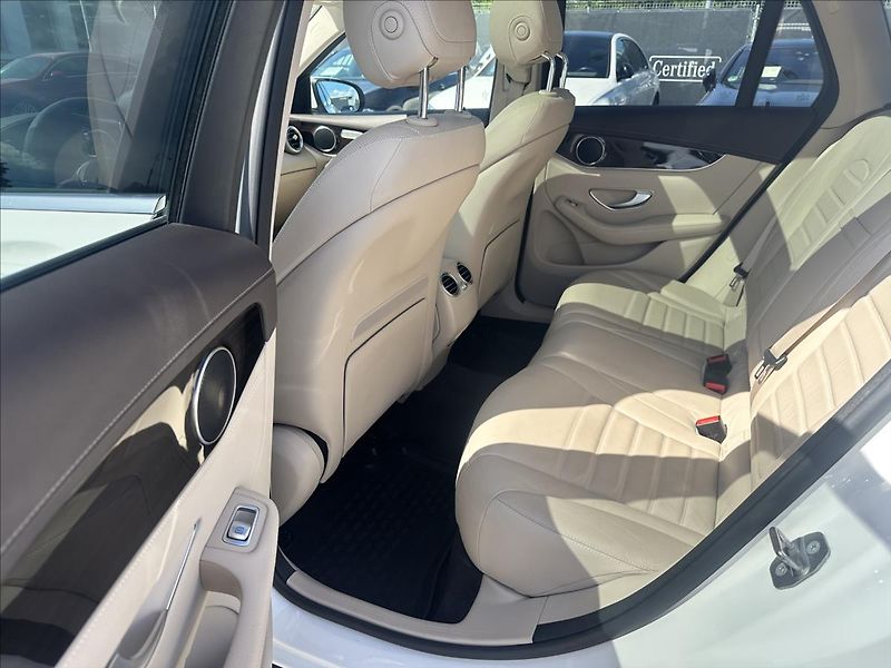 Mercedes-Benz GLC 220d 4MATIC AMG linie - fotka 11 z 13