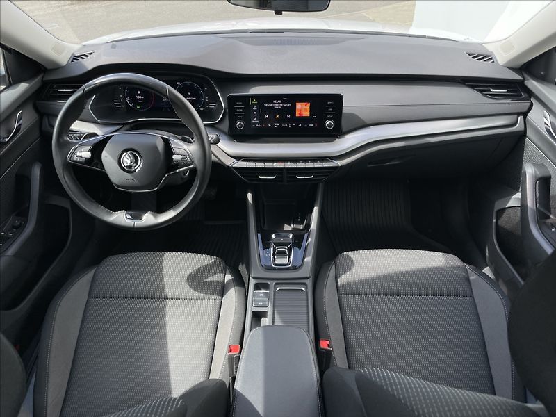 Škoda Octavia 2,0 TDI DSG Ambition Plus LED - fotka 6 z 22