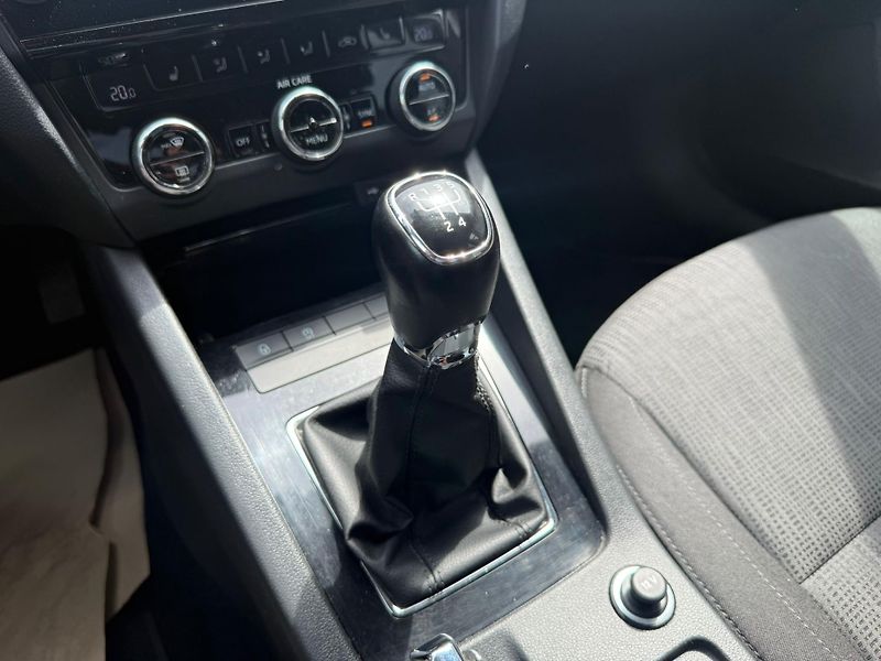 Škoda Octavia Style Plus 1.6 TDI 85kW - fotka 18 z 23