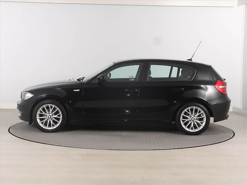 BMW Řada 1 (2011) 116d - fotka 3 z 14