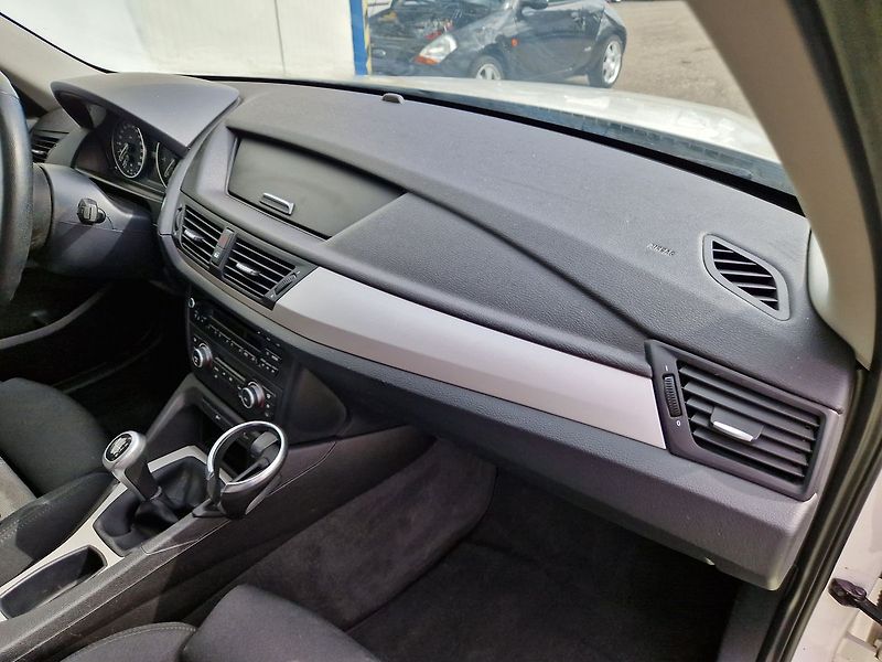BMW X1 2.0i, 110kW, sDrive - fotka 23 z 32