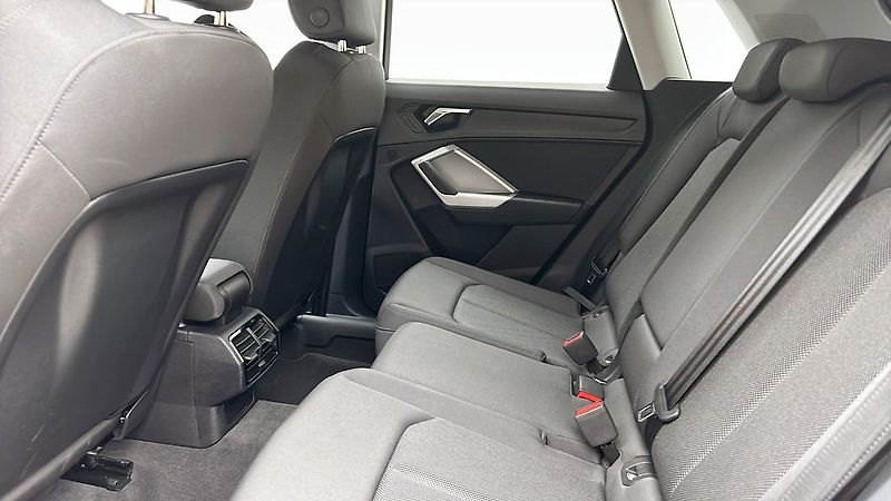 Audi Q3 35TFSI S Tronic Cockpit LED - fotka 13 z 13