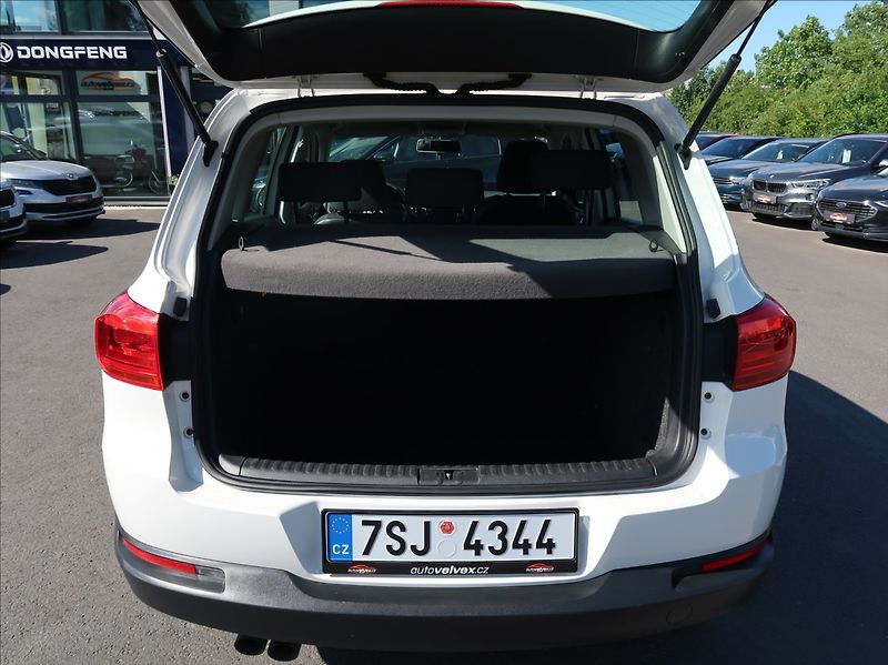 Volkswagen Tiguan 2,0 TDi,103kW,NovéČR,Aut.klima - fotka 20 z 21