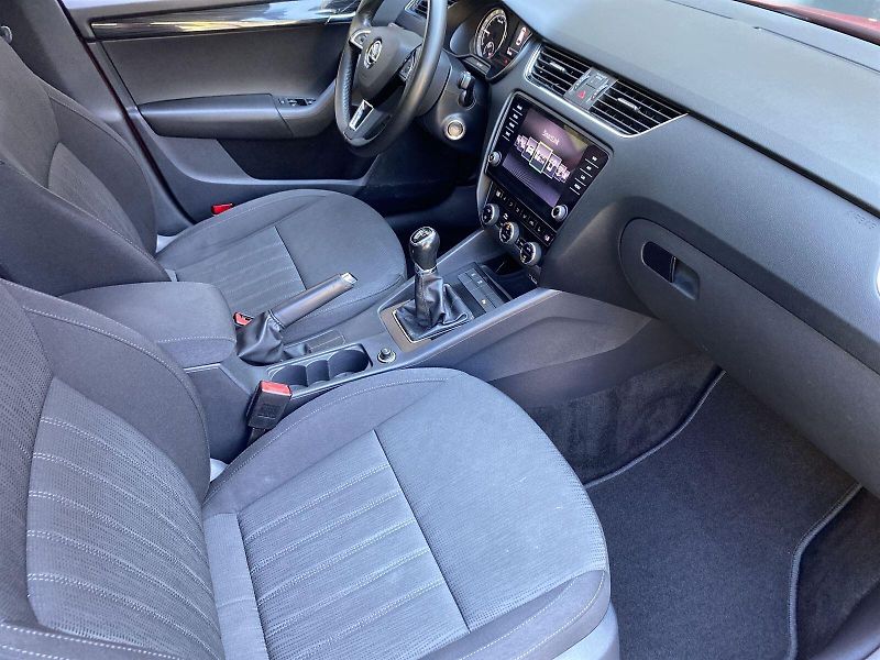 Škoda Octavia (2018) Combi 1.6 TDI Style - fotka 10 z 32