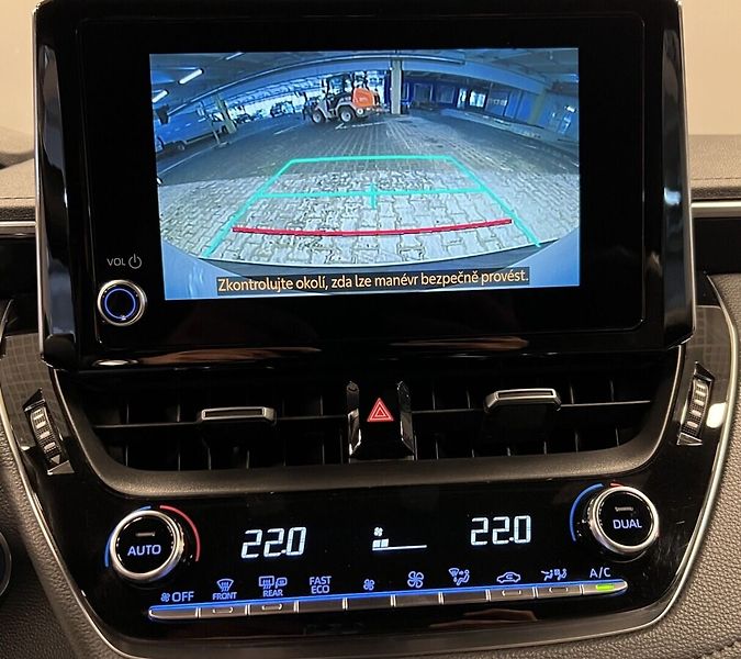 Toyota Corolla 1,8 HYBRID AT GR SPORT - fotka 6 z 17