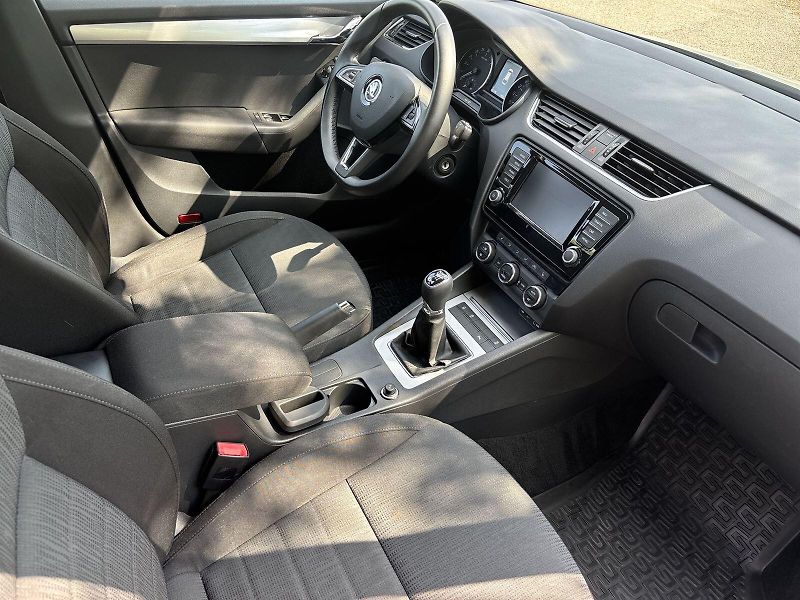 Škoda Octavia (2015) Combi 2.0 TDI 4x4 Style + - fotka 8 z 29