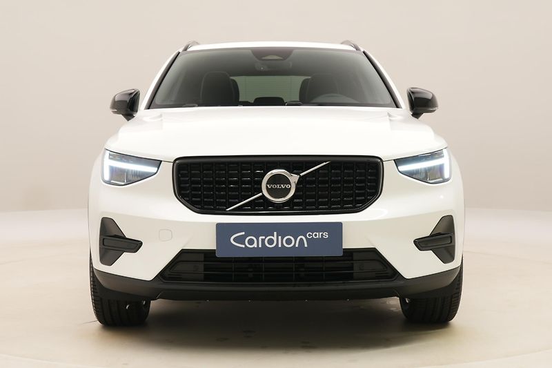 Volvo XC40 (2026) B3 AUT DARK PLUS - fotka 15 z 58