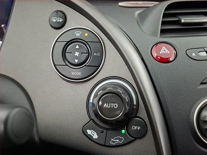 Honda Civic (2008) 1.4 i-DSI, po STK - fotka 18 z 22
