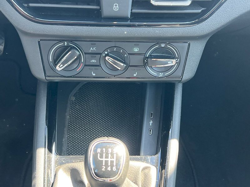 Škoda Kamiq (2023) Ambition 1.0TSi 81kW 6°manuáln - fotka 24 z 27