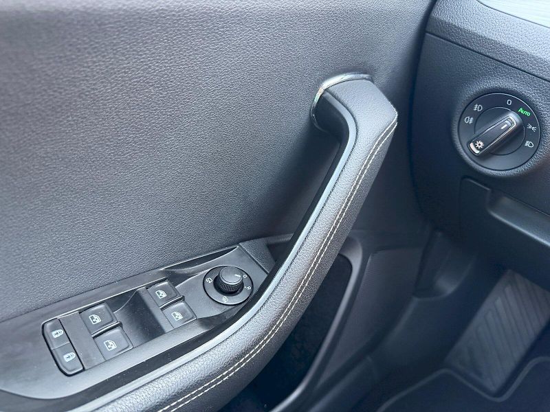 Škoda Superb (2023) 2.0 TDI 110kW Style Matrix Man - fotka 10 z 34
