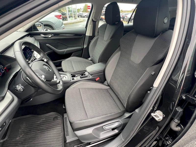 Škoda Octavia (2022) Ambition 1.5TSi M-HEV 110kW 7° - fotka 11 z 28
