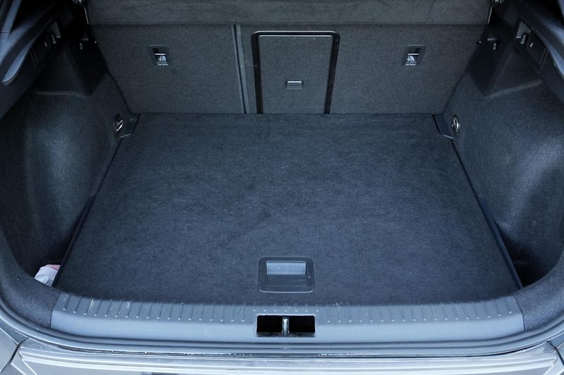 Cupra Formentor VZ 2.0 TSI, Remus, Beats, PPF - fotka 34 z 38