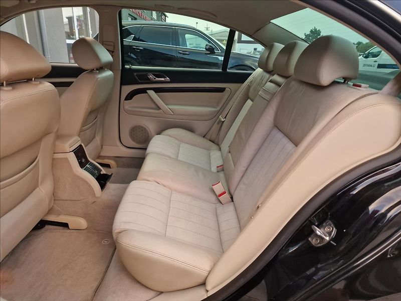 Škoda Superb 2.5 TDI  V6 120kW Elegance,ČR - fotka 17 z 46