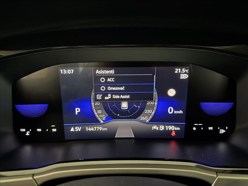 Volkswagen Touran 2,0 TDi  DSG Comfortline LED V - fotka 25 z 43