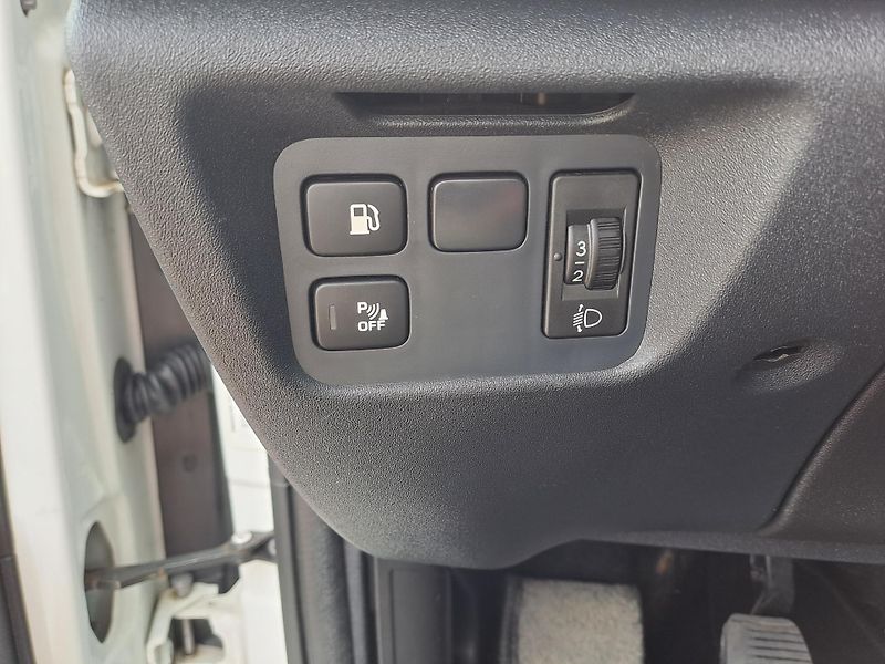 Citroën Grand C4 Picasso (2011) 1.6 HDi 7 MÍST - fotka 25 z 31