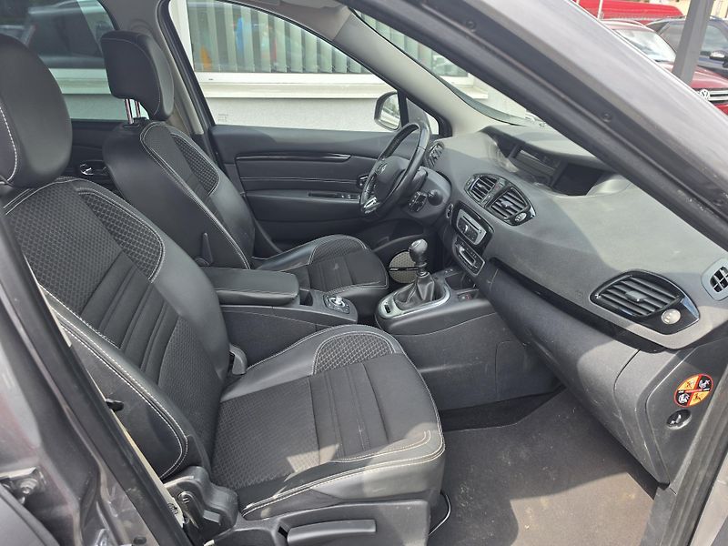 Renault Grand Scénic 1.6 DCI 7 Míst Bose Kamera  - fotka 20 z 22