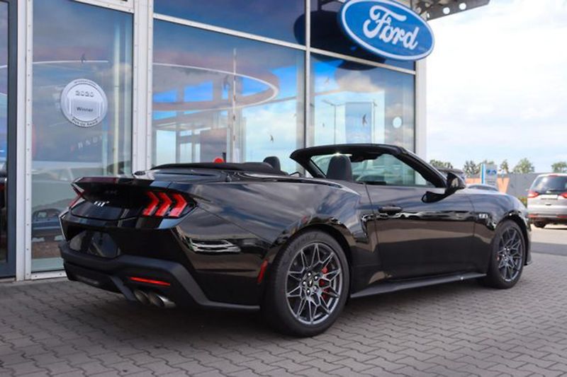 Ford Mustang (2026) 5.0 Convertible MagneRide - fotka 8 z 22