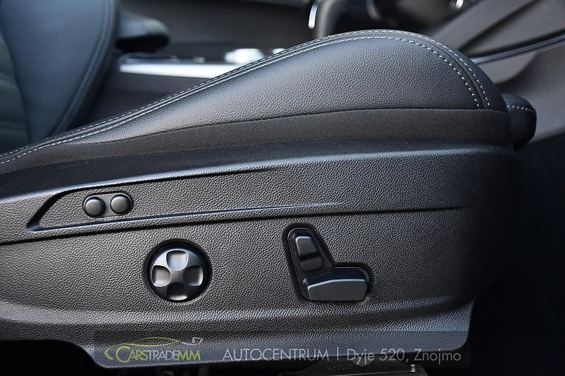 Alfa Romeo Stelvio 2.2D 16V 154kW Veloce AT8-Q4 - fotka 23 z 52