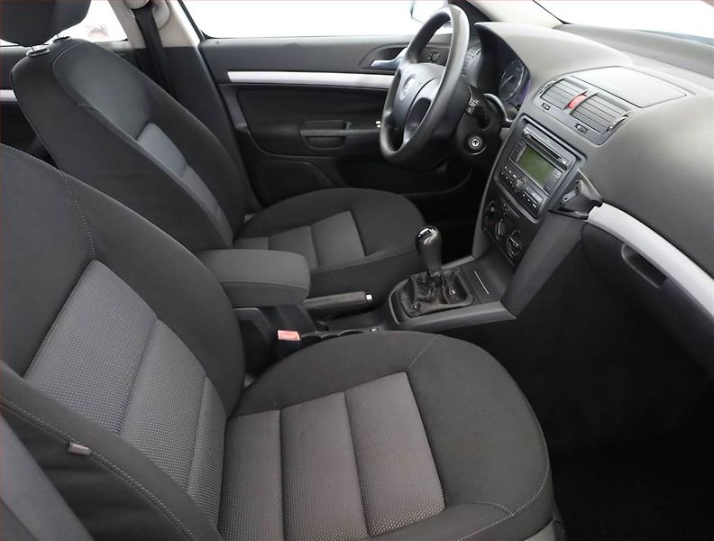 Škoda Octavia (2006) 1.9 TDI, po STK, Klima - fotka 7 z 14