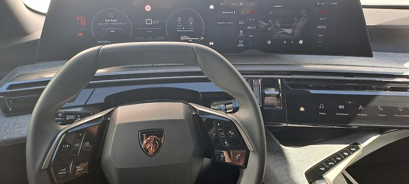 Peugeot 3008 (2025) BUSINESS Hybrid 145 e-DCS6 - fotka 20 z 22