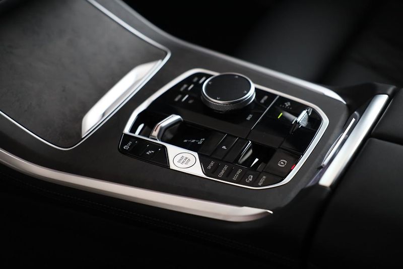BMW X5 xDrive30d - fotka 12 z 18