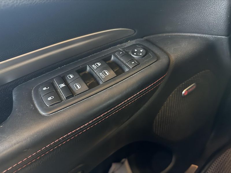 Dodge Durango  5,7 Hemi R/T 4x4 - fotka 25 z 35