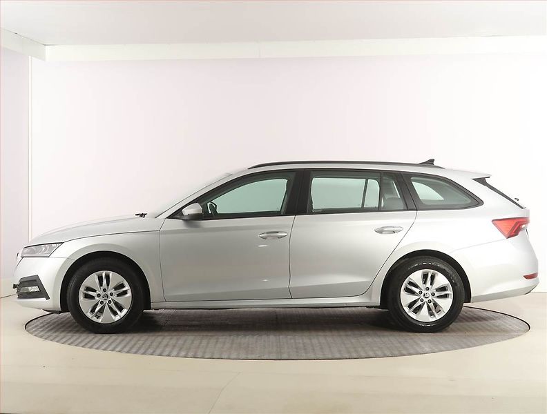 Škoda Octavia (2023) Ambition 2.0 TDI, ČR,1.maj - fotka 3 z 24
