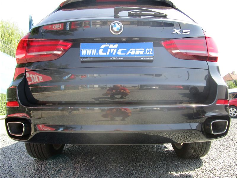 BMW X5 xDrive 30d M-Paket  ČR - fotka 11 z 70