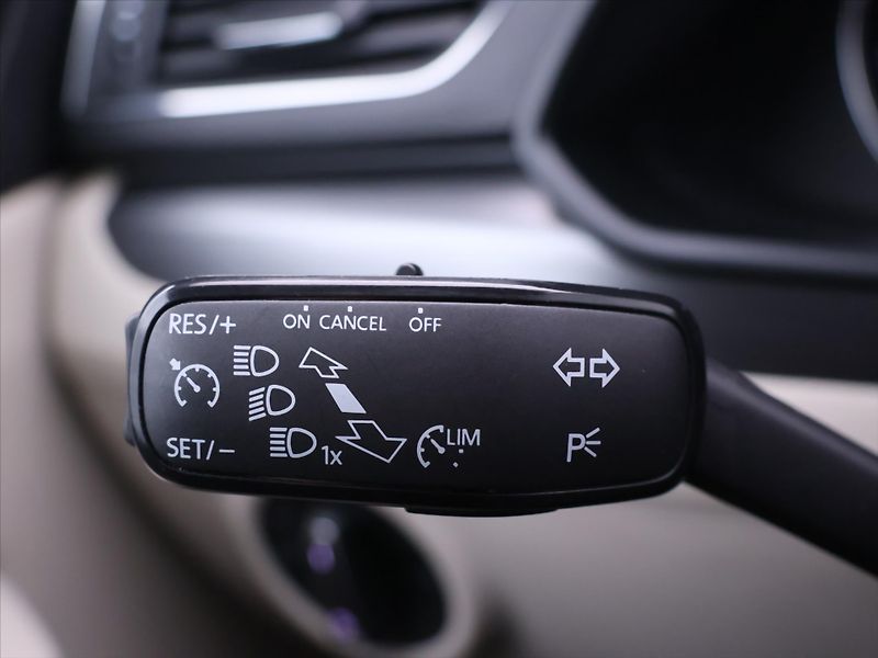 Škoda Superb 2,0 TSI 162kW DSG CZ Style - fotka 19 z 36