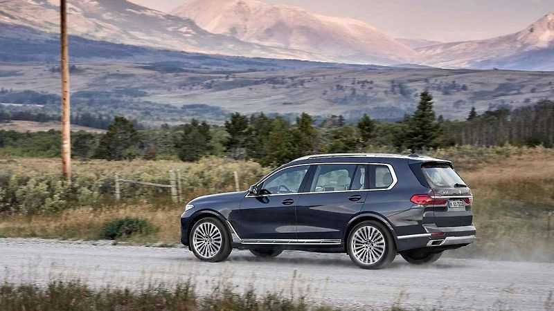 BMW X7 vs. Mercedes GLS vs. Volvo XC90 vs. Audi Q7