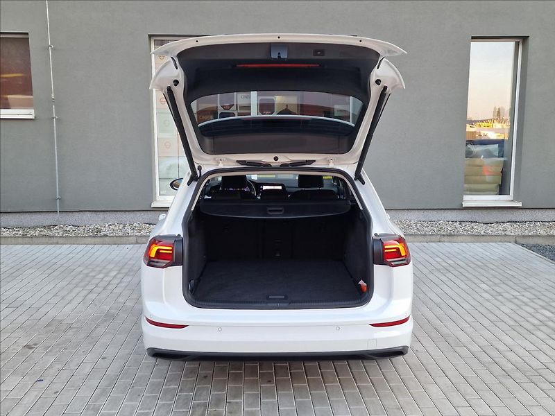 Volkswagen Golf 2.0TDI 85kW Life Variant,1Maj - fotka 41 z 50