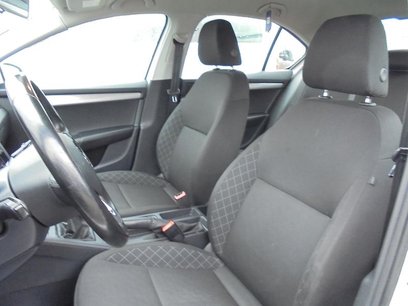 Škoda Octavia (2019) 1.6 TDI - KLIMA- ČR- SERVISKA - fotka 10 z 11